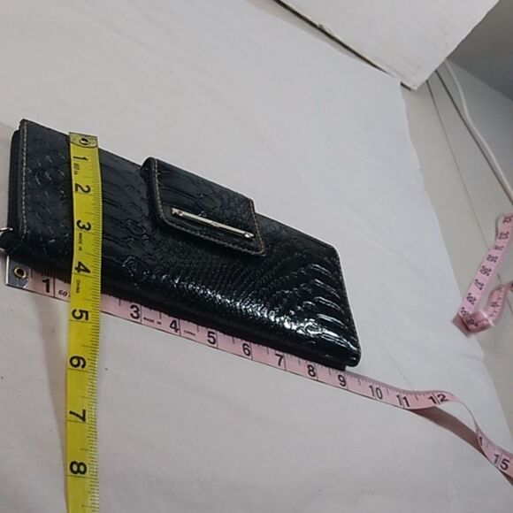 Relic Black Full Length Wallet with Mirror Coin area on back - Picture 4 of 6